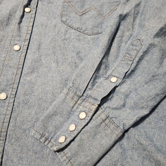Wrangler Denim Chambray Pearl Snap mens  Button Up Shirt Size XL - Picture 3 of 8
